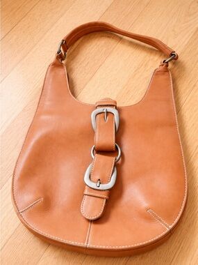 Tan Leather Shoulder Bag | Buckle Detail Hobo Style